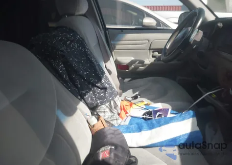 2000 Ford Crown Victoria from USA, damaged, VIN 2FAFP73W8YX100963